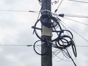 «Россети Новосибирск» выявили более 23 тысяч опор ЛЭП с незаконными подвесами оптоволокна