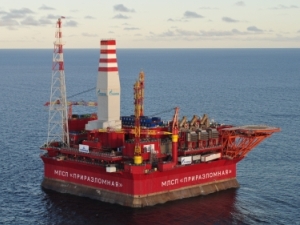 Арктическая МЛСП «Приразломная» начнет добычу нефти в декабре