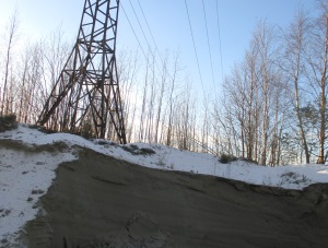 Несанкционированные земляные работы в охранной зоне ЛЭП угрожают электроснабжению Кировска