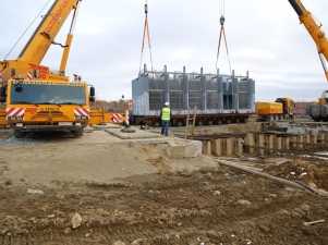 На «Маяке» установили наплавной блок на комплексе водозаборных зданий и сооружений реакторной установки