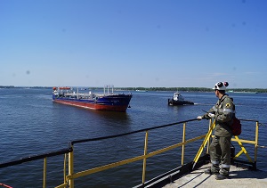 Самарские НПЗ «Роснефти» на 31% увеличили транспортировку нефтепродуктов водным транспортом