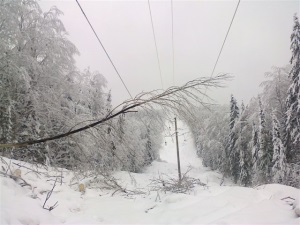 Синоптики прогнозируют в Ставропольском крае налипание мокрого снега на проводах и ухудшение погодных условий