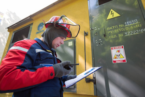 «Ленэнерго» пресекло незаконное подключение к электрическим сетям рекламных конструкций в Московском районе Санкт-Петербурга