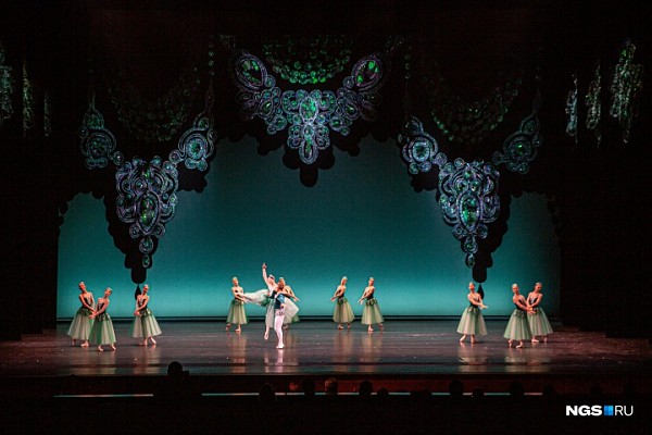 Энергетики стремятся успеть подключить Новосибирский театр оперы и балета  к теплоснабжению до начала премьеры «Драгоценности»