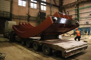 «Элсиб» отгружает узлы гидрогенератора для Майнской ГЭС