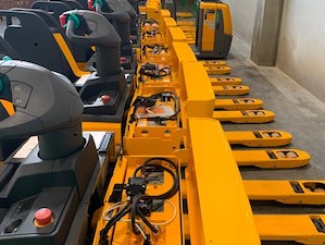 «Северная звезда» получила погрузчики с литий-ионными аккумуляторами