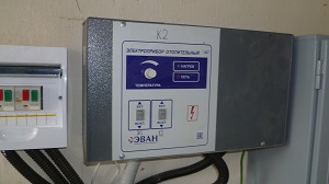 Специалисты «Кировэнерго» помогли двум сельским школам в Верхобыстрице и Желны установить перед зимой электрокотлы