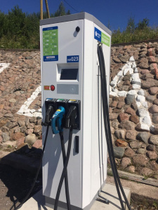«Ленэнерго» и ABB оснастили трассу «Скандинавия» зарядными станциями для электромобилей