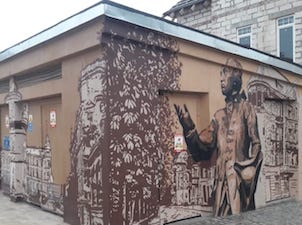 На востоке Калининградской области появился первый энергообъект, украшенный граффити