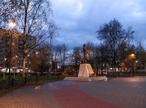 Сквер и памятник Виктору Цою предстали в новом свете