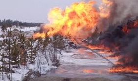 На Еты-Пуровском нефтяном месторождении «Ноябрьскнефтегаз» обнаружен остановили 66 скважин из-за порыва нефтепровода и пожара