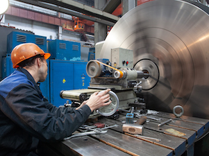 Сотрудники «Тяжмаша» научились собственными силами ремонтировать инструментальные конусы на станках