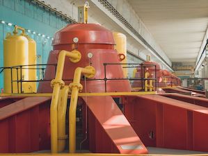 На Волжской ГЭС демонтирован генератор на гидроагрегате №17