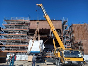 «Красные Баррикады» монтируют буровой модуль ледостойкой платформы