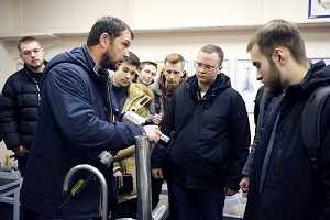 Будущие инженеры-физики на Белоярской АЭС осмотрели макет реактора в разрезе