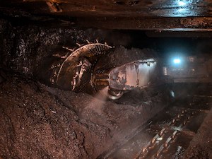 Шахта «Восточная Денисовская» перемонтировала лаву