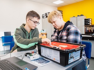 Распадская угольная компания поддержала Всероссийский образовательный проект «Инженерные классы»