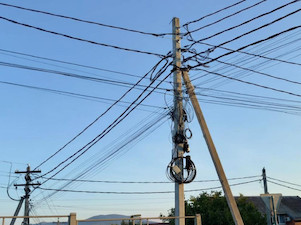 «Россети Кубань» демонтировали незаконные подвесы оптоволокна на 1700 опорах ЛЭП