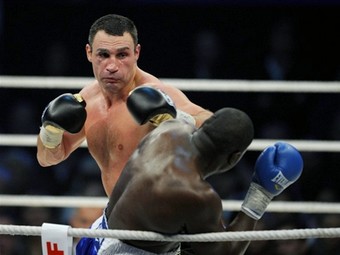 Виталий Кличко выиграл бой у Кевина Джонсона