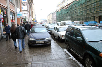 Парковка на тротуарах – большие штрафы отменили