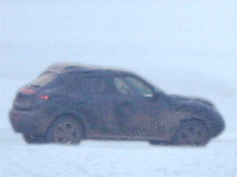 Компания Nissan приступила к тестам микро-кроссовера