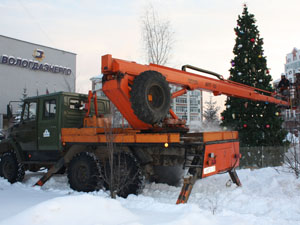 Энергетики установили елку перед зданием «Вологдаэнерго»