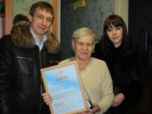 «Хакасэнергосбыт» вручил самым добросовестным гражданам-потребителям ценные подарки и благодарственные письма