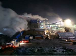 На обогатительной фабрике в Хакасии загорелся угольная масса