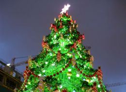 «Ленсвет» подключил смонтированные новогодние украшения в Санкт-Петербурге