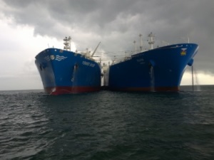Gazprom Marketing & Trading впервые осуществил перевалку СПГ в открытом море