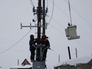 Нюрбинский РЭС ведет работы по замене опор на ЛЭП «Чаппанда»