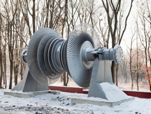 Завод «Турбоатом» установил возле проходной памятник-ротор