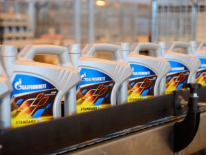 На конвейере Ульяновского автомобильного завода началась заливка масел «Газпромнефти»