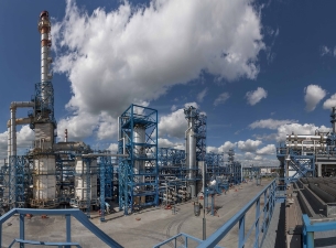 «Газпром нефть» открыла в Омске первый в России инженерный центр по испытанию катализаторов для вторичных процессов нефтепереработки