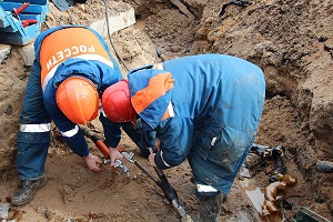 В Великих Луках строители многоквартирного дома  оставили без света два детсада