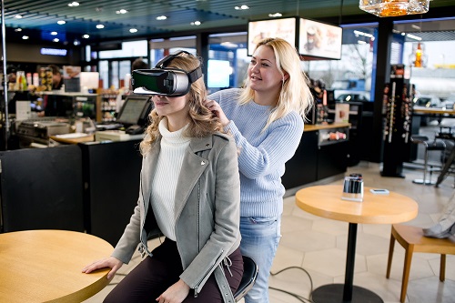 В Екатеринбурге автолюбители увидят «Путь топлива» от НПЗ до бака на АЗС в очках виртуальной реальности