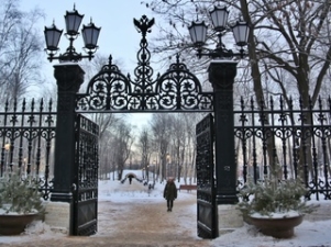 «Ленсвет» реконструировал освещение в Летнем саду в Кронштадте