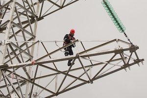 «ФСК ЕЭС» смонтировала грозотрос на линии электропередачи 220 кВ «Надым – Уренгой»