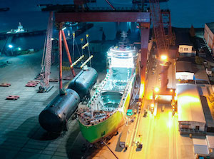 На будущий СПГ-бункеровщик «Газпром нефти» установлено ключевое оборудование