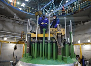 Атоммашпровел контрольную сборку атомного реактора нового типа для Курской АЭС-2