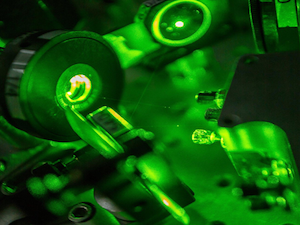 Российские химики «подковали» лазер