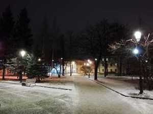 Сквер Подводников в Кронштадте получил современное освещение