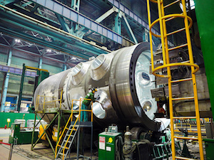 На Атоммаше соединили два полукорпуса атомного реактора для АЭС «Руппур»