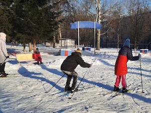 Чебоксарская ГЭС подарила зимний спортинвентарь социально-реабилитационному центру