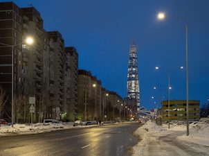 Школьную улицу в Санкт-Петербурге осветили новые фонари