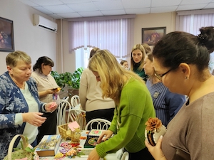 Благотворительную ярмарку в поддержку детей-сирот провели в приморском филиале ДРСК