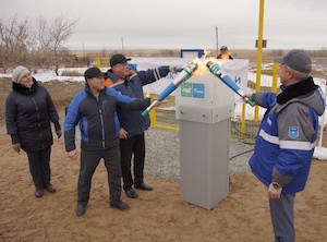 В Оренбуржье подключены к сетевому газу первые домовладения в поселке Каракульский