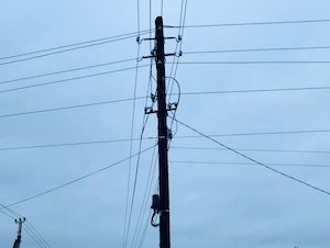 «Россети Московский регион» выявили более 240 тысяч незаконно смонтированных проводов интернет-связи на ЛЭП