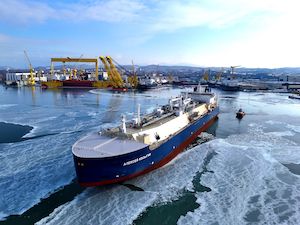 Танкер-газовоз «Алексей Косыгин» отправился в первый рейс по Севморпути