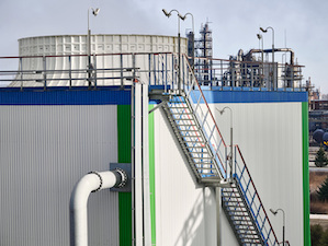 «Омский каучук» интегрировал новую градирню в общий цикл водоблока